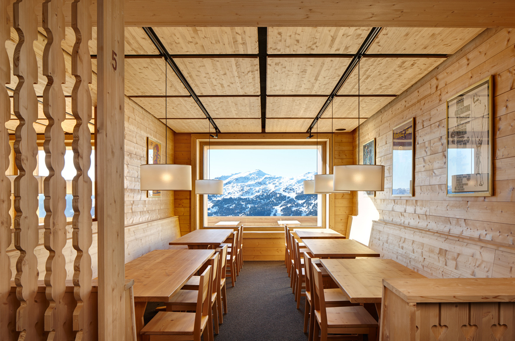 Scharmoin Sitzplätze innen