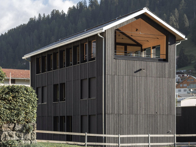 Miles Gebäude aussen