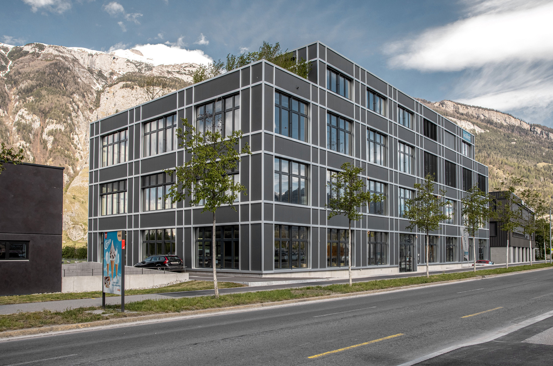 Gewerbegebäude von aussen