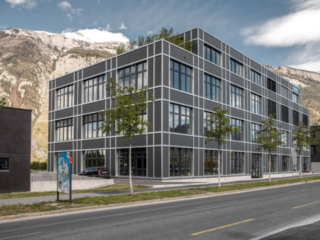 Gewerbegebäude von aussen