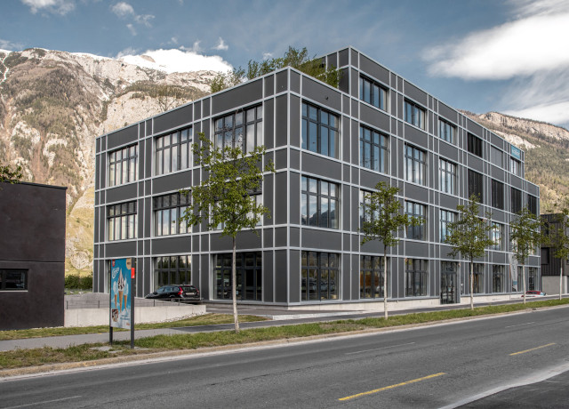 Gewerbegebäude von aussen