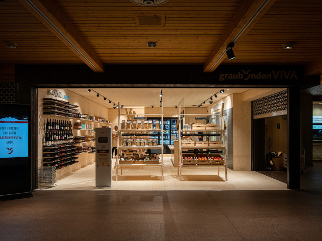 VIVA Laden Eingang