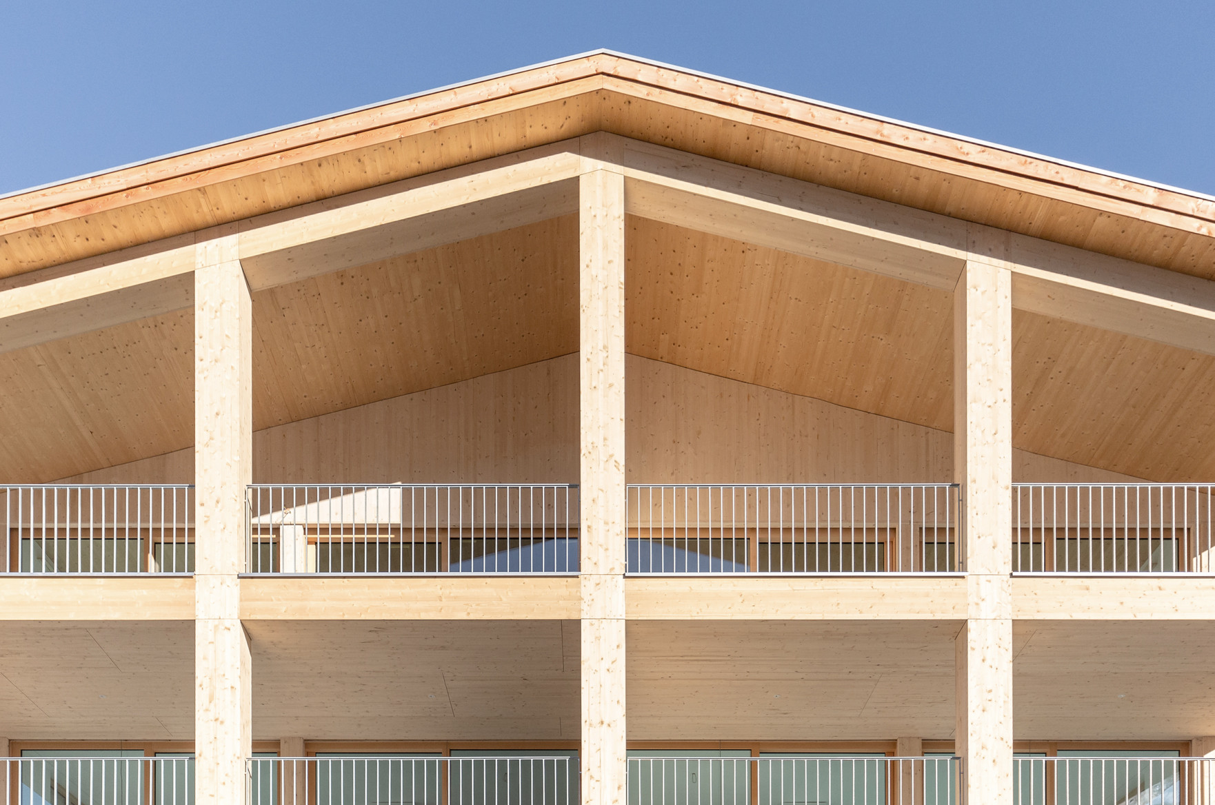 Gebäude im Wingert Balkon