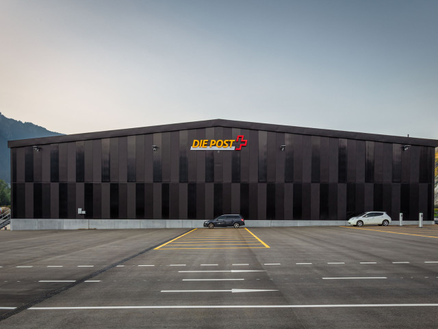 Paketverteilzentrum Frontansicht