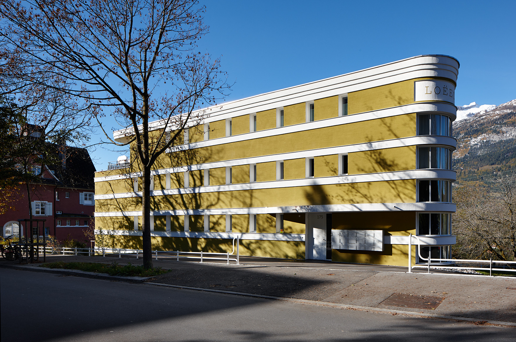 Loeeck aussen seitlich