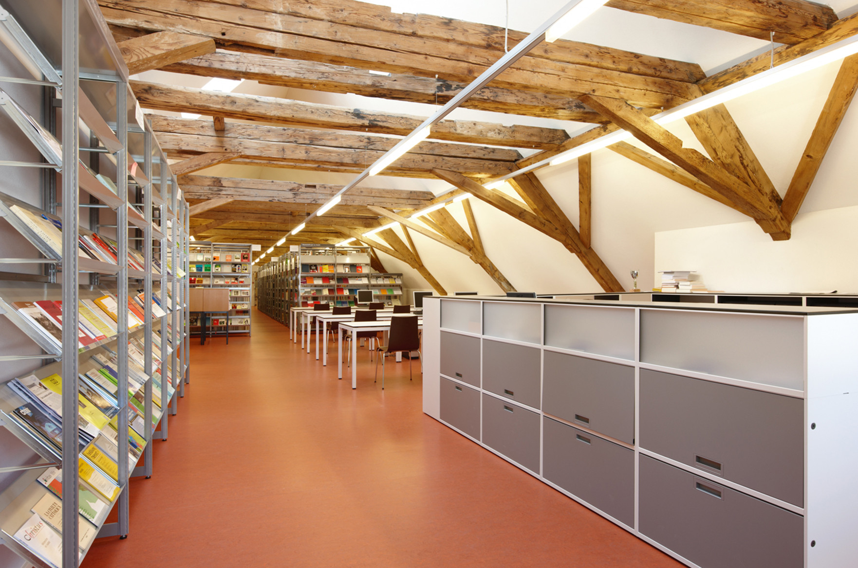 Priesterseminar Bibliothek innen