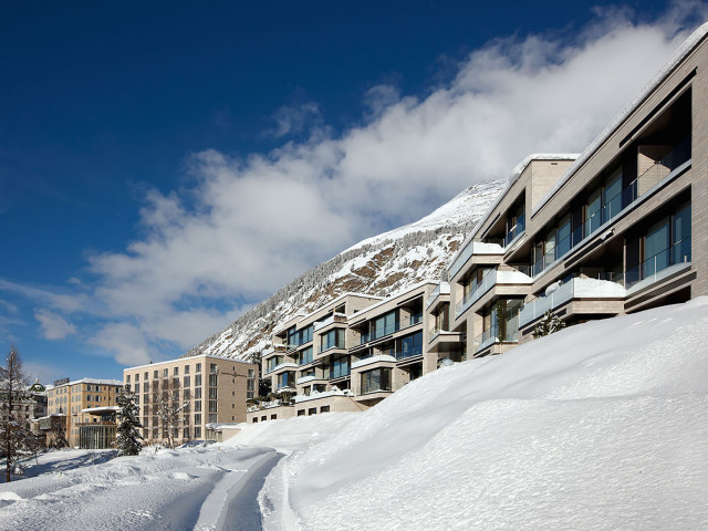 Punt-Ota Frontansicht mit Balkone