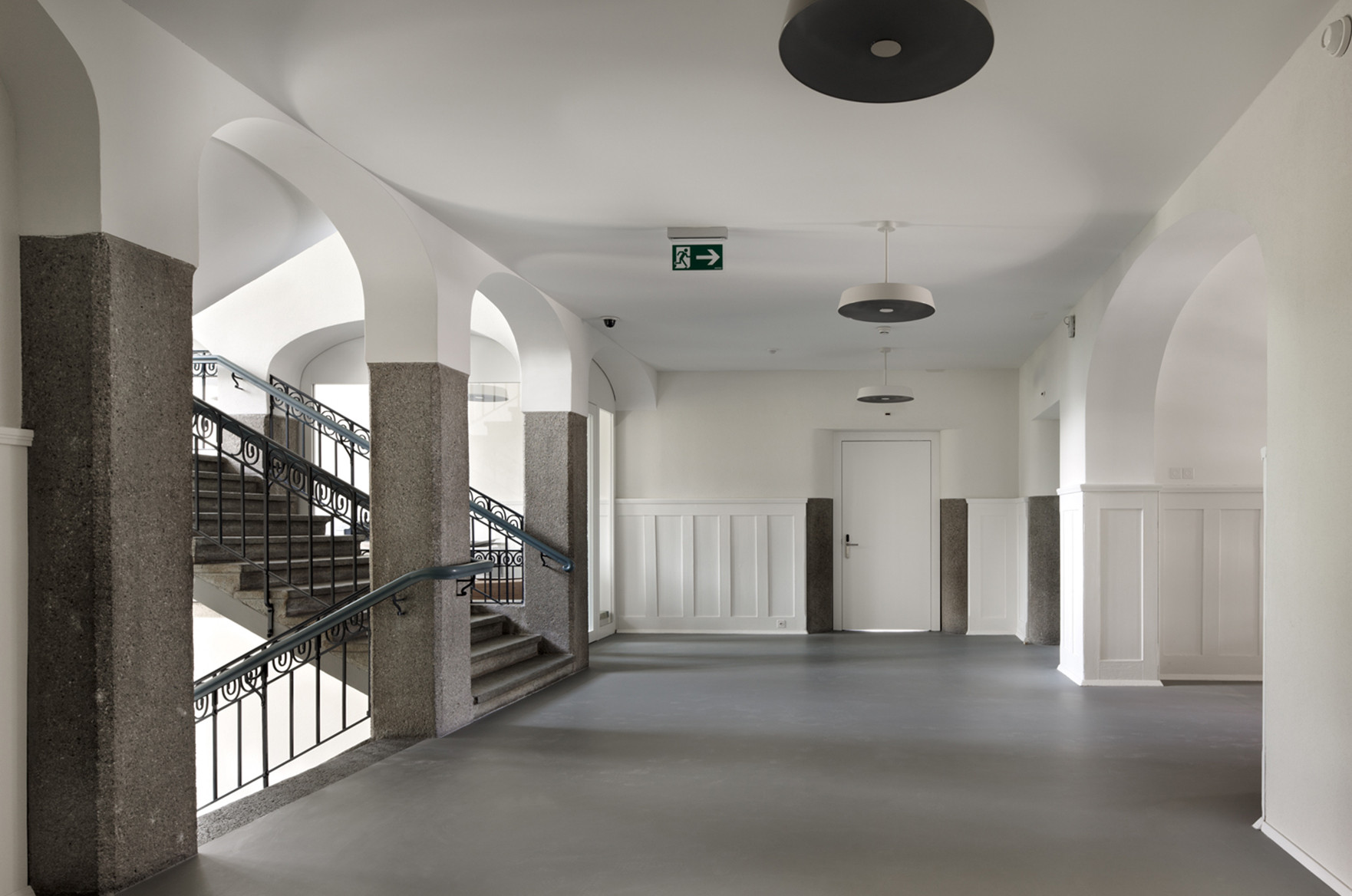 Forschungsinstitut Treppenhaus innen