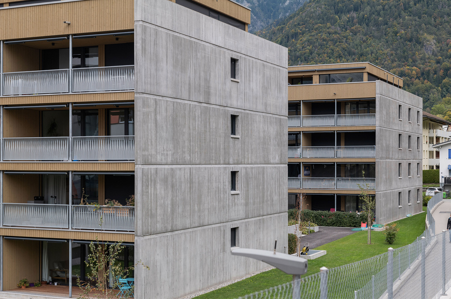 Grünfelder Gebäude von aussen