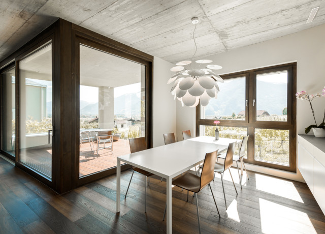 Überbauung Brogger Wohnzimmer und Balkon