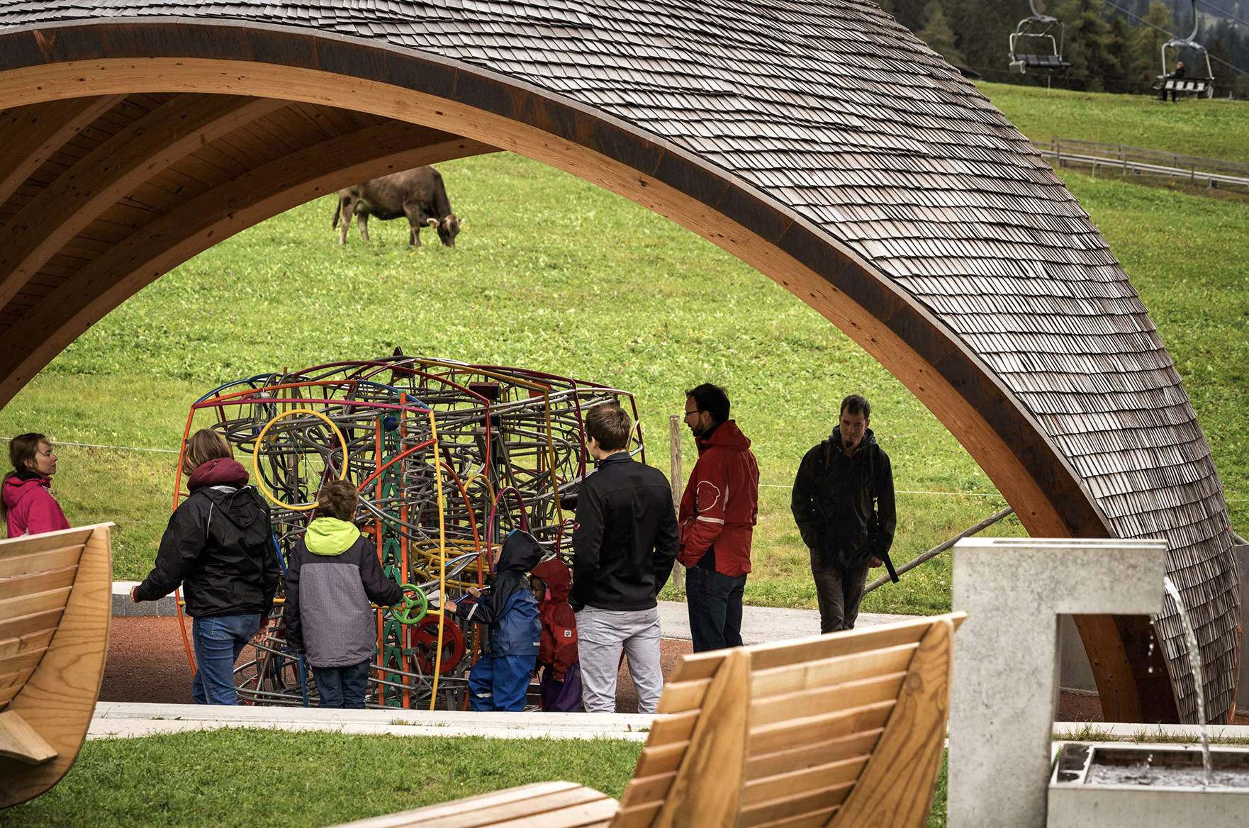 Überdachung mit Besucher