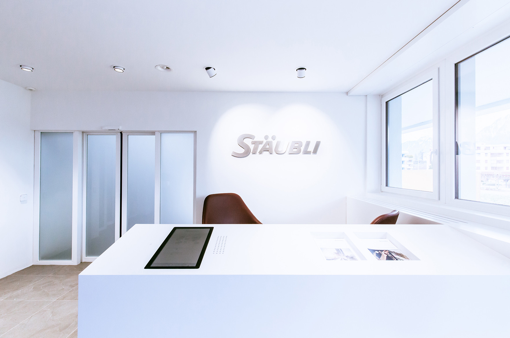 Bürogebäude Stäubli innen Empfang