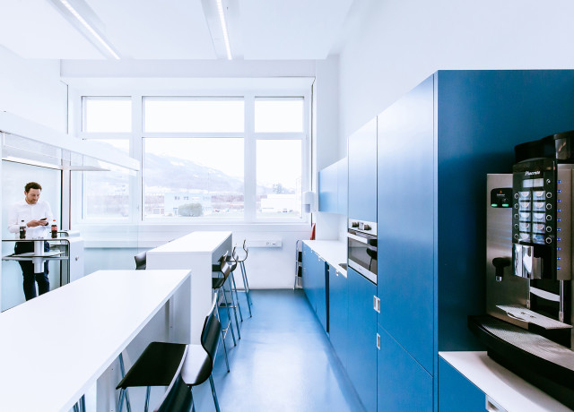 Bürogebäude Stäubli Küche