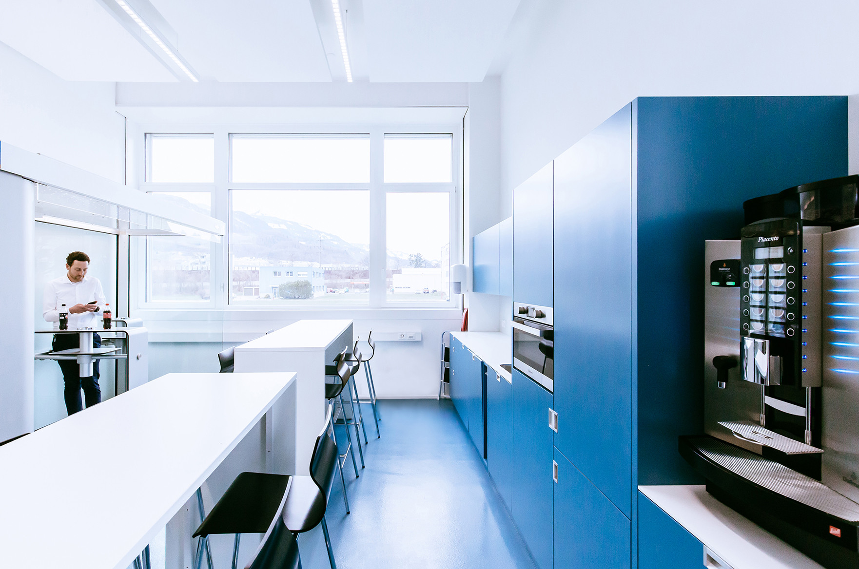 Bürogebäude Stäubli Küche