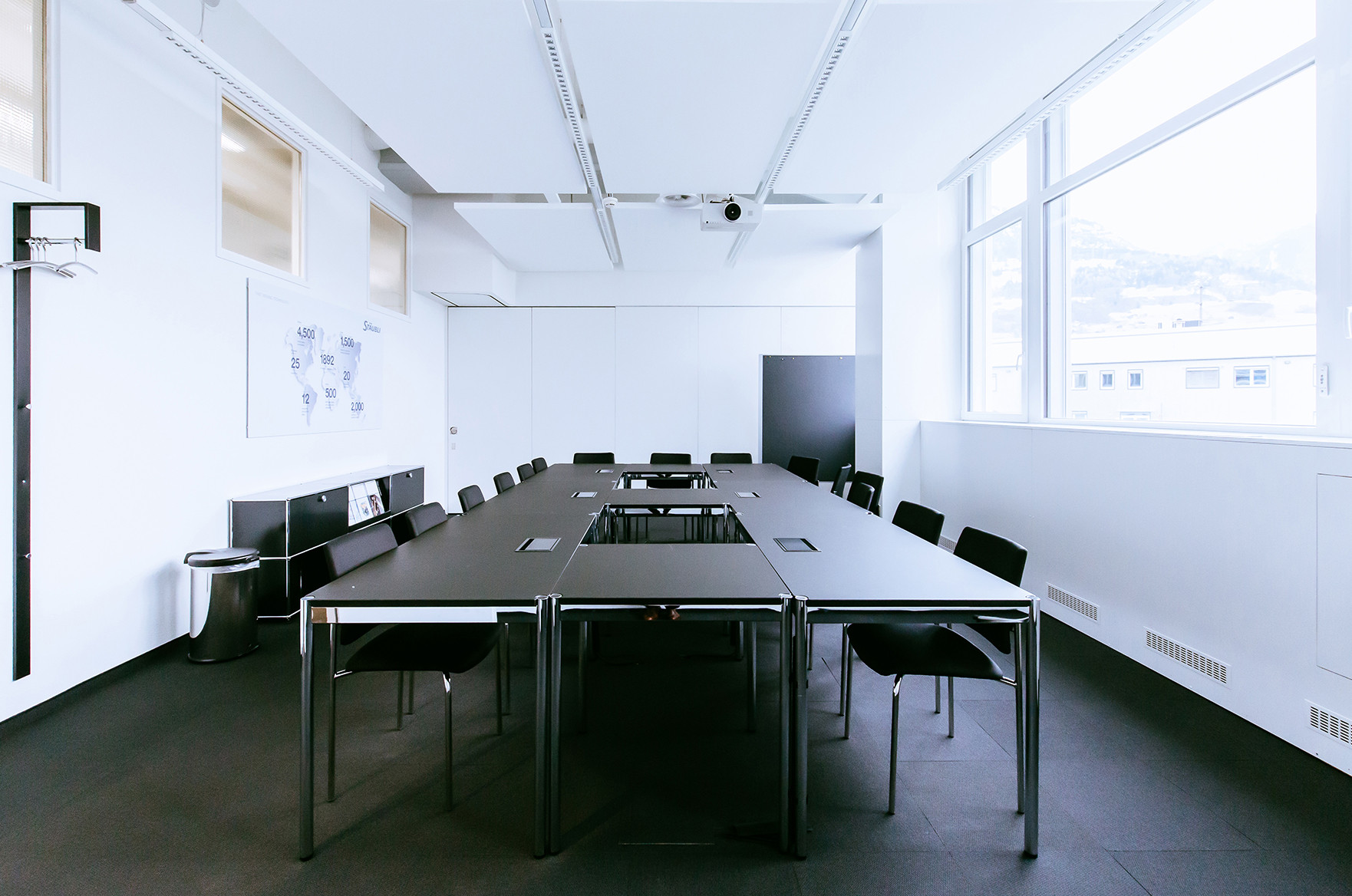 Bürogebäude Stäubli Sitzungszimmer innen